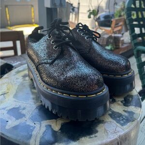 Dr. Marten’s 1461 FAUX FUR-LINED METALLIC LEATHER PLATFORM SHOES